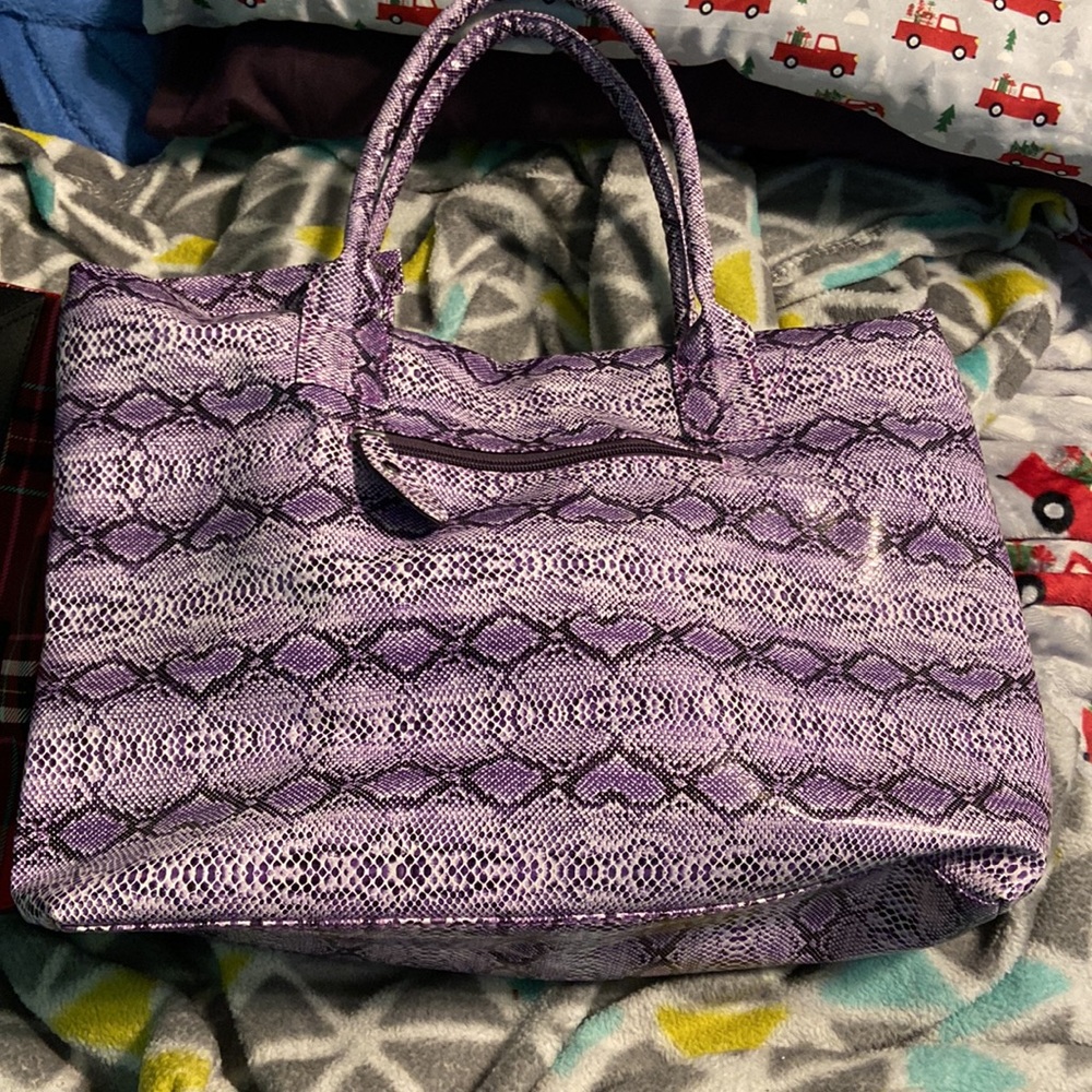 Cute shoulder bag hardly used - Picture 2 of 3